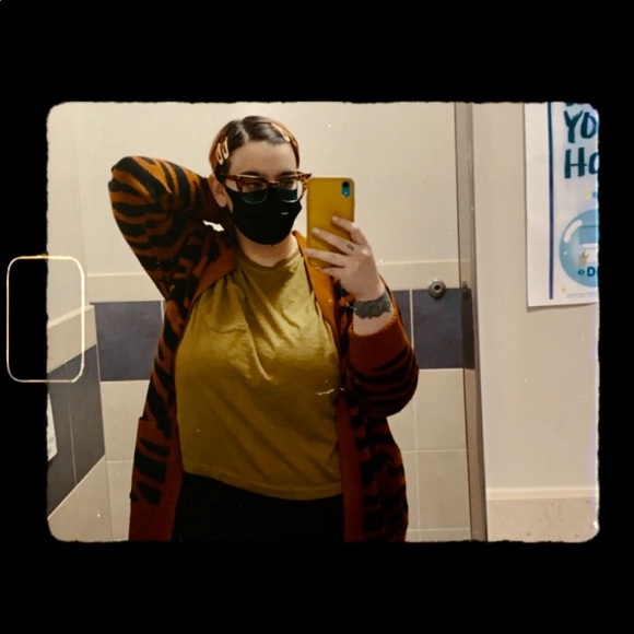 Meet your Posher, Emi - Picture 3 of 7